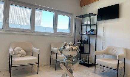 Ramona Üreyil Beautylounge: Kosmetikstudio in Eibelstadt