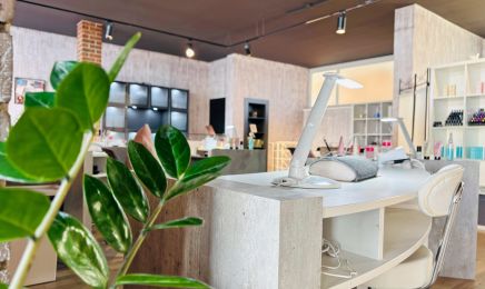 We Love Your Nails: Kosmetikstudio in Leonberg