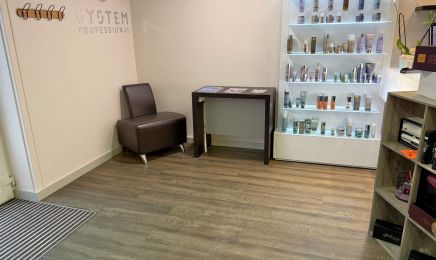EM HAIR LOUNGE : Coiffeur à Polliat