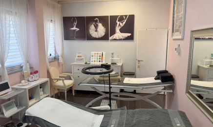 Tündes Schönheitsstudio: Tattoo-Künstler in Dornstadt