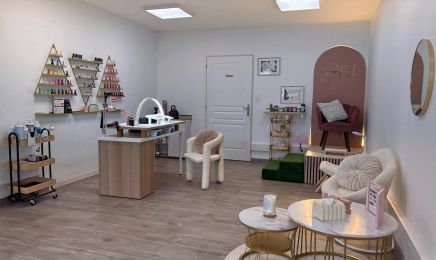  JENN'OVA : Institut de beauté à Pineuilh