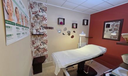 Institut Karine Beaute  : Manucure à Montendre