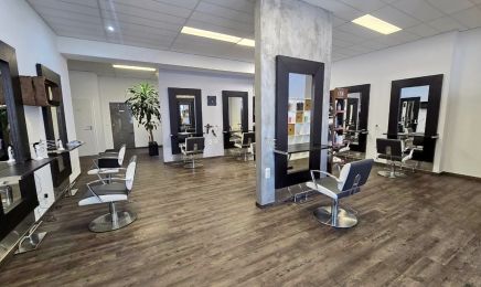 Amida Beauty Salon: Friseur in Kolbermoor