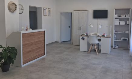 Beauty Bar Olena Krotova: Nagelstudio in Heiningen