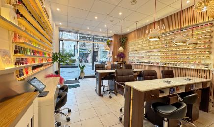 Viola Nails  : Manucure à Paris