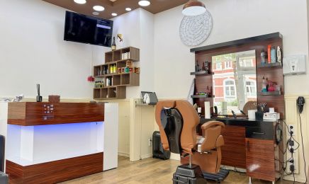 Haarwerk by Hezha: Barbershop in Oldenburg