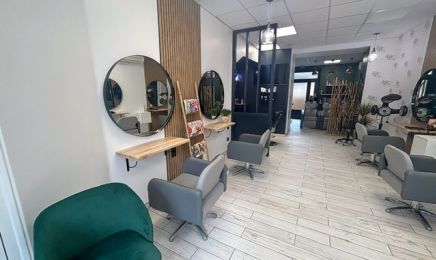 Coupes en Couleurs : Coiffeur à Le Vigen