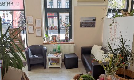 Stopp! dein Haarschnitt : Friseur in Dresden