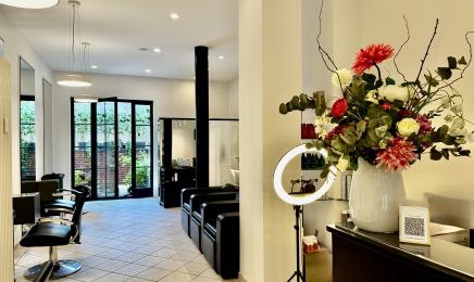 Henrietta Loewen Coiffure et Esthetique: Barbershop in Düsseldorf
