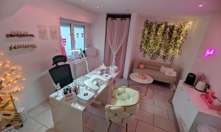 Pinkynight Beauty X L'atelier de Krystale : Institut de beauté à Bernières-sur-Mer