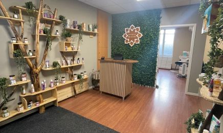 Na'elle Beauté : Manucure à Dax