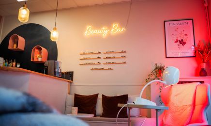 Studio Wellness by Les Procrastineuses : Manucure à Tours