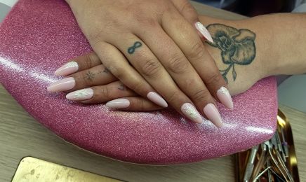 Nails & Beauté  : Manucure à Clermont-Ferrand