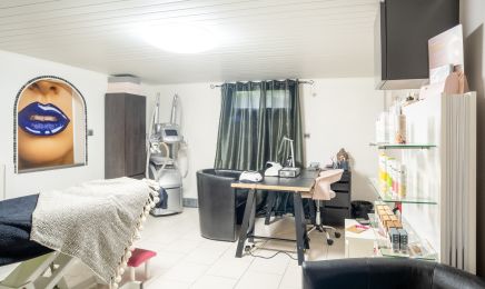 Stella institut : Manucure à Saulnes