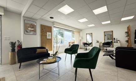 Francesca Salon Coiffure  : Institut de beauté à Istres