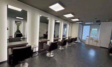 Bejona Natural Hair Studio - Friseur München Pasing - Locken & Balayage: Kosmetikstudio in München