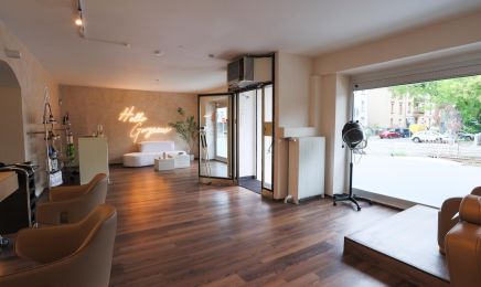 Amluxe Haarstudio: Friseur in Frankfurt am Main