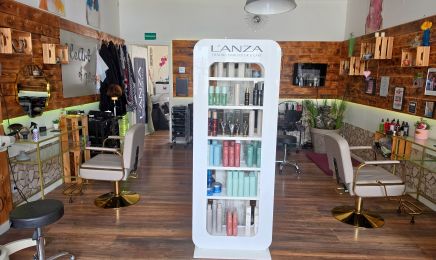 Heart of Hair: Friseur in Warburg