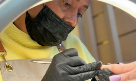 Studio B - Beauté des pieds / Ongles & Réflexologie / Head spa / Drainage lymphatique : Coiffeur à Brioude