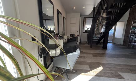 l’accès : Barbier à Orchamps-Vennes