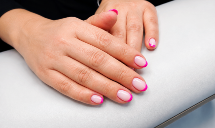 Serov Nails : Manucure à Roosdaal