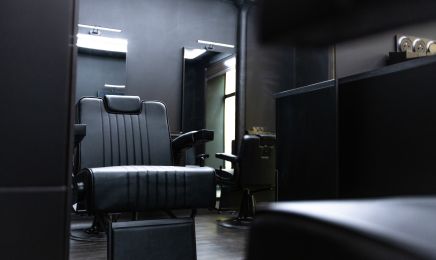 Maison noire : Coiffeur à Paris