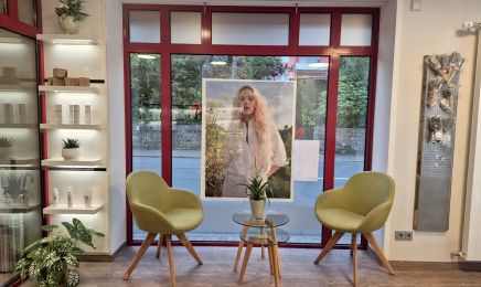 Debora Hairstylist: Friseur in Glashütten