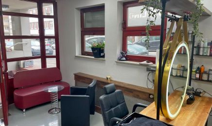Ladymsi Waxing & Hairstyling: Kosmetikstudio in Stuttgart