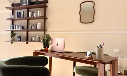Maison Coralie | Expertise de la Peau - Dermalogica - Kobido - LED Thérapie : Manucure à Écouflant
