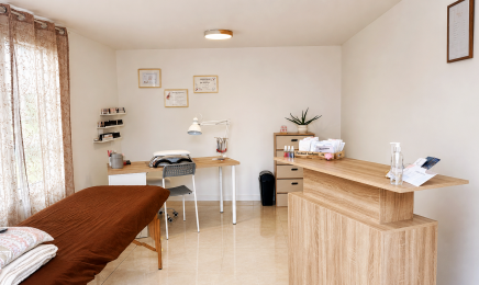 Ayline Elmaz copine de beauté : Manucure à Manage