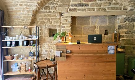 La Tanière de Freyja  : Institut de beauté à Aigues-Vives