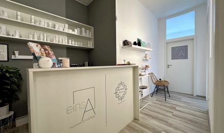 JK Nails: Tattoo-Künstler in Weisendorf