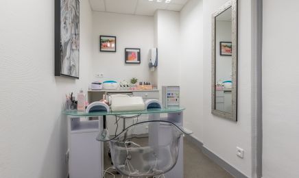 NIKI NAILS (salon ALIONA) : Coiffeur à Lyon