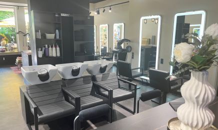 Salon Monic: Friseur in Karlsfeld