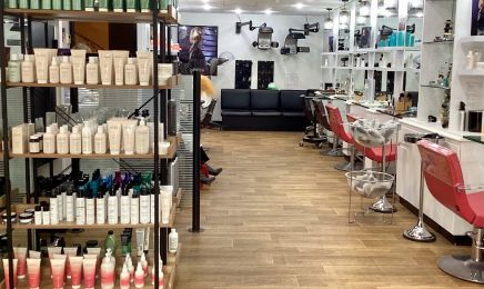 Camille Albane - Mont-de-Marsan  : Coiffeur à Mont-de-Marsan