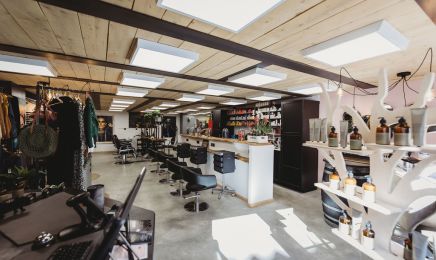 The Room : Coiffeur à Châteaurenard