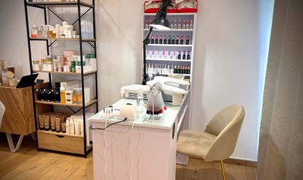 La Maison De Beauté By Camille  : Manucure à Paradou
