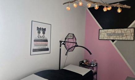 C pour L Esthetique  : Manucure à Sénas