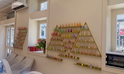 Win Ongles & Cils  : Manucure à Marseille
