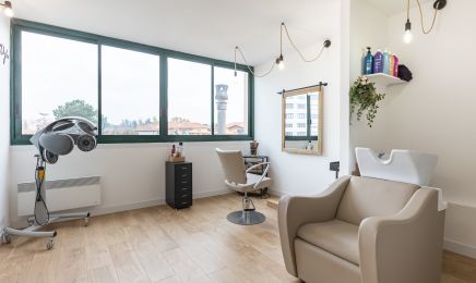 Esther Coiffure et Ongles : Coiffeur à Anglet