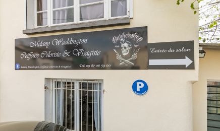 Melany Waddington coiffeuse coloriste et visagiste  : Barbier à Saint-Quentin-de-Baron