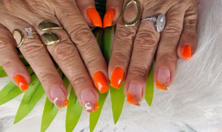 Rose Bomb’ongles : Manucure à Yssingeaux