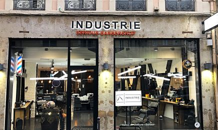 Industrie "Serious" Barbershop : Coiffeur à Lyon