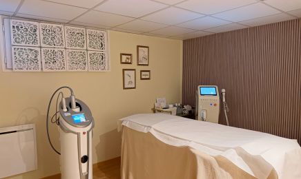 Beauté & Compagnie (ex. L'Incontournable) : Manucure à Mennecy