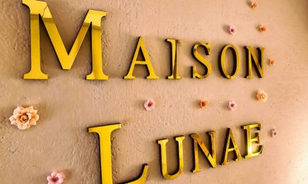 Maison Lunae : Manucure à Rions