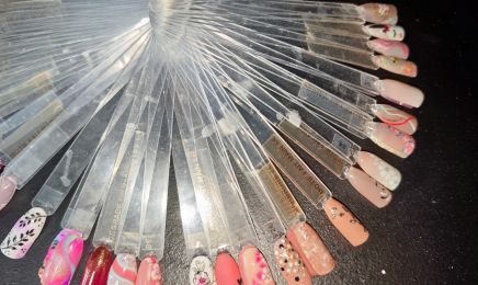 Hell’s Nails : Manucure à Pont-de-Roide 