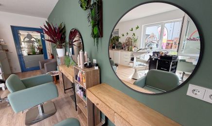 Julias Haarstube 2.0: Kosmetikstudio in Waldalgesheim