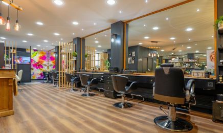 Anthony. Coiffure  : Coiffeur à Angers