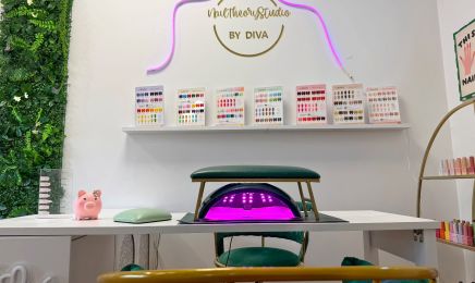 Nail Theory Studio : Institut de beauté à Eysines