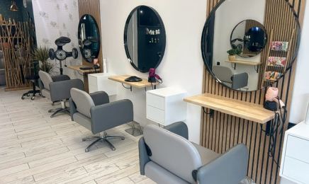Coupes en Couleurs : Coiffeur à Le Vigen